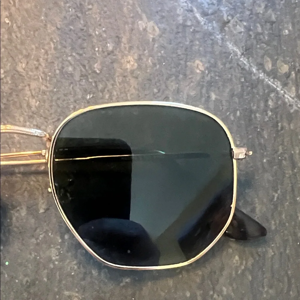 Ray-Ban Gold Frame Sunglasses with Black Lenses - Picture 4 of 9